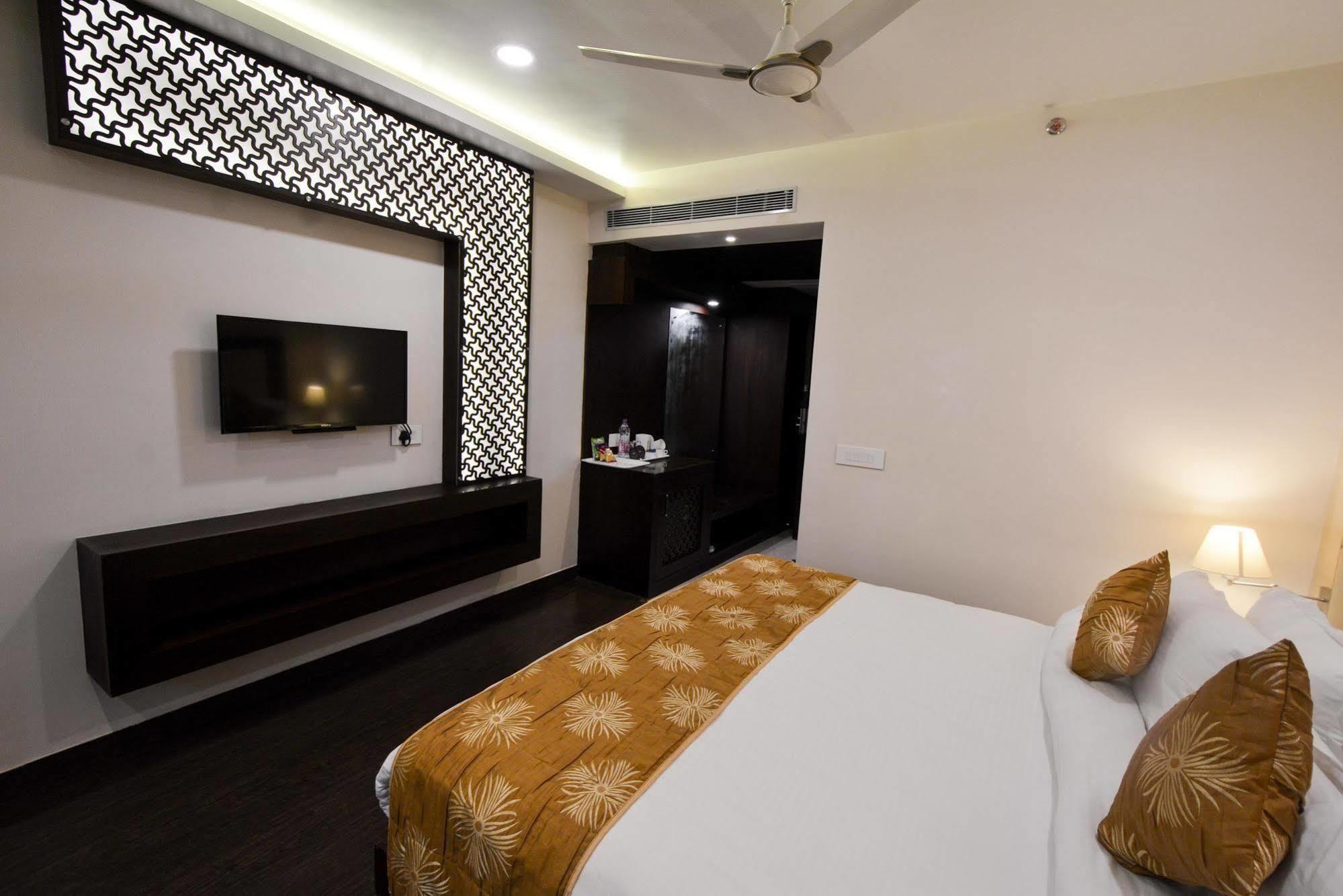 The Westinn Varanasi Exterior photo